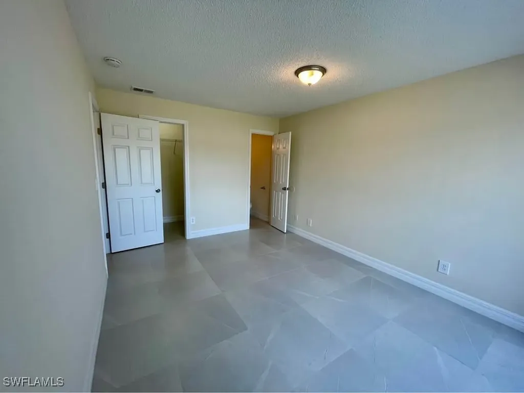 4052 Bayshore Drive Naples FL 34112