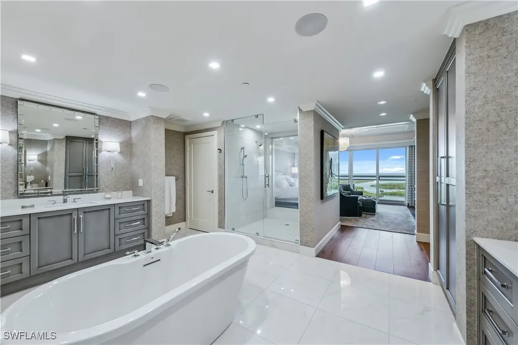 13915 Old Coast Road Naples FL 34110