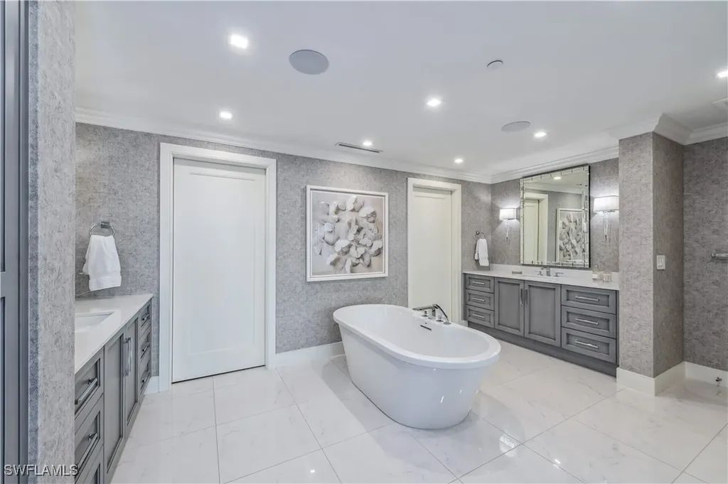 13915 Old Coast Road Naples FL 34110