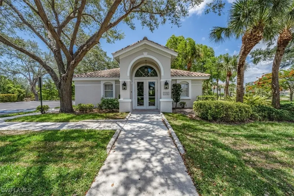 6914 Satinleaf Road N Naples FL 34109
