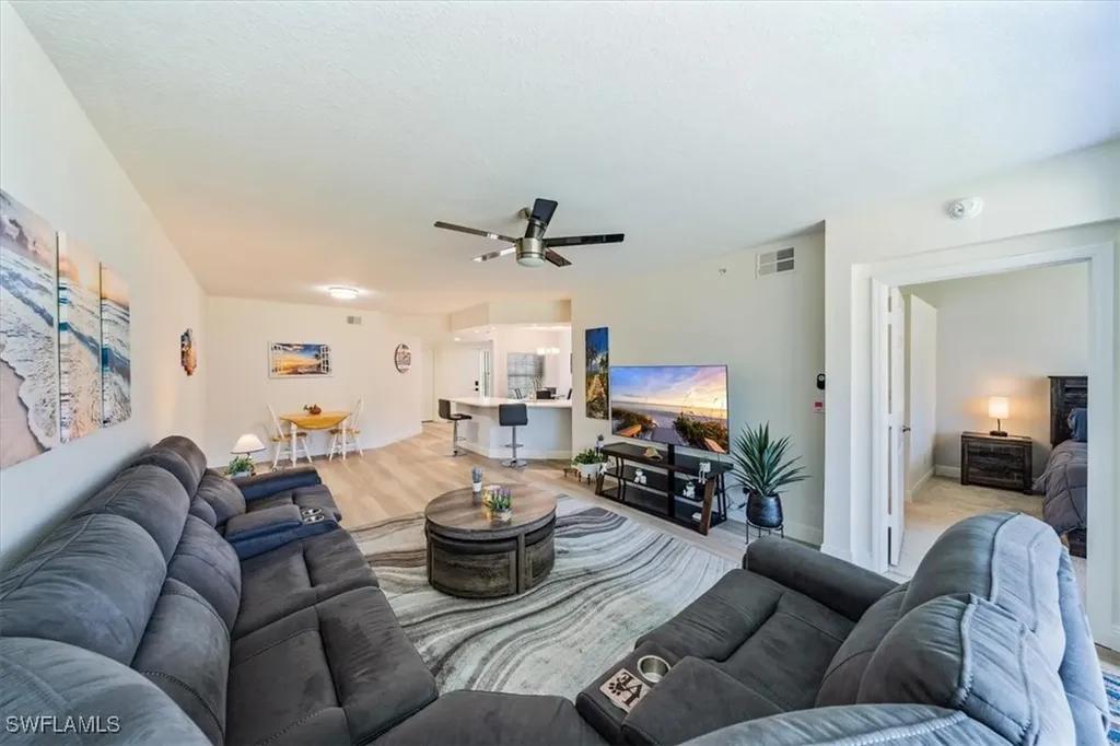 6914 Satinleaf Road N Naples FL 34109