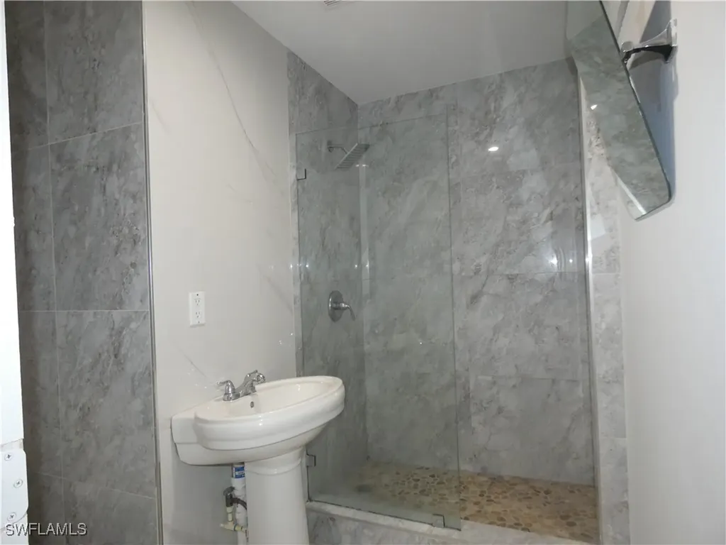 3817 Pearl Street Fort Myers FL 33916