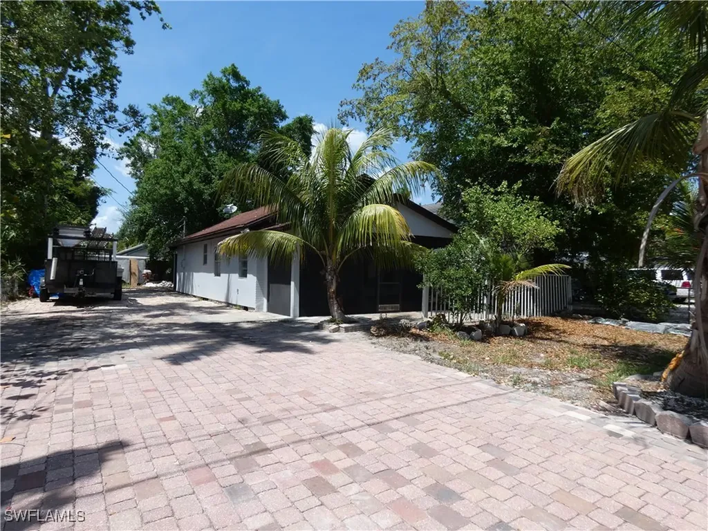 3817 Pearl Street Fort Myers FL 33916