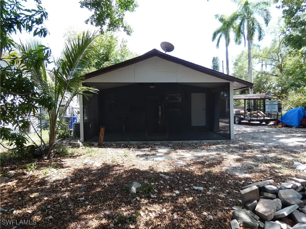 3817 Pearl Street Fort Myers FL 33916