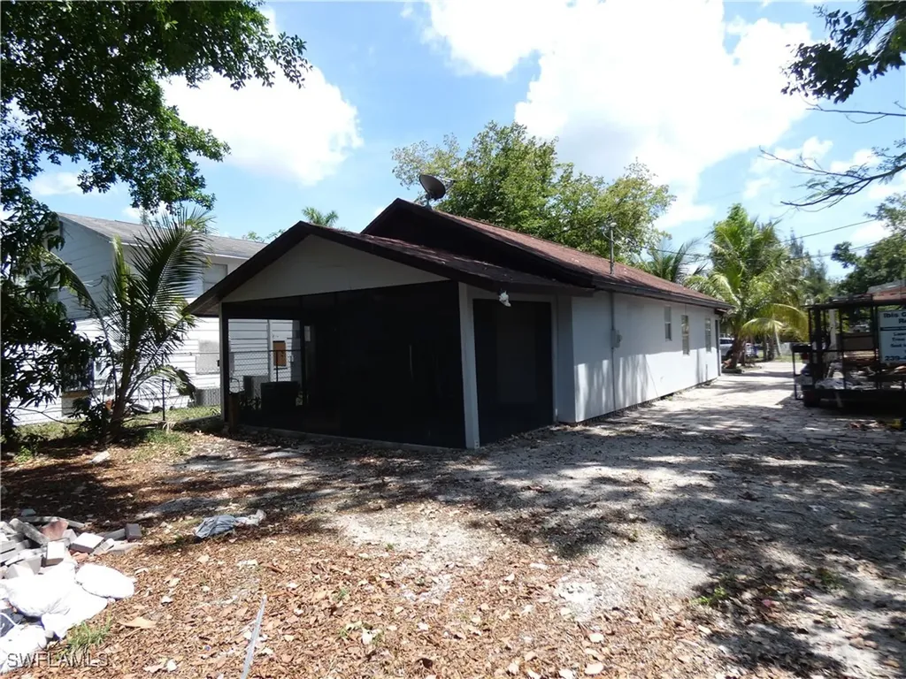 3817 Pearl Street Fort Myers FL 33916