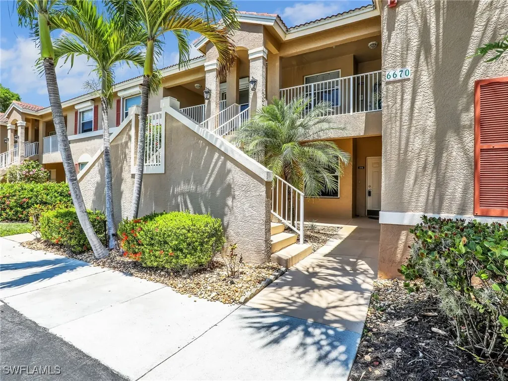 6670 Huntington Lakes Circle Naples FL 34119