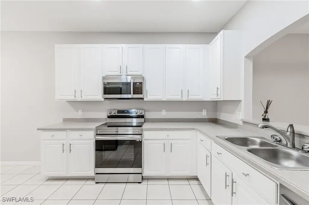 14183 Fall Creek Court Naples FL 34114
