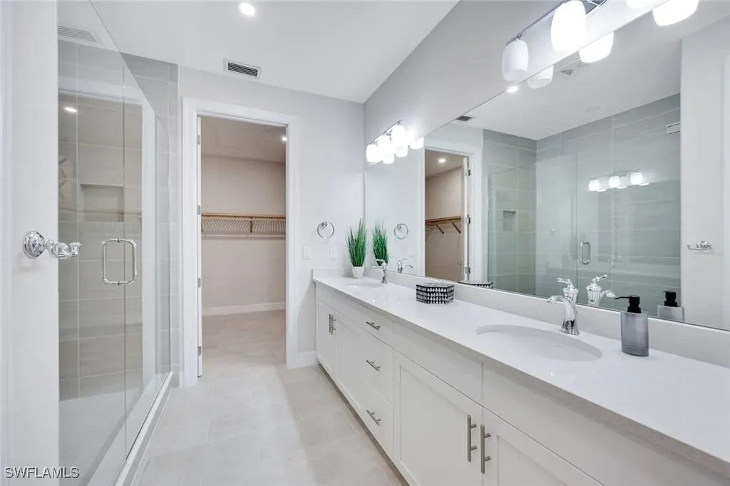 303 Indies Drive W Naples FL 34114