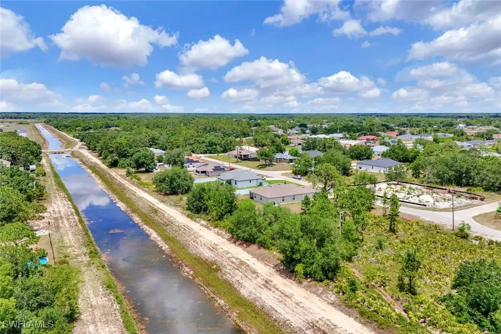 2201 Tena Avenue N Lehigh Acres FL 33971