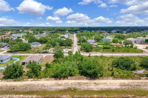 2201 Tena Avenue N Lehigh Acres FL 33971