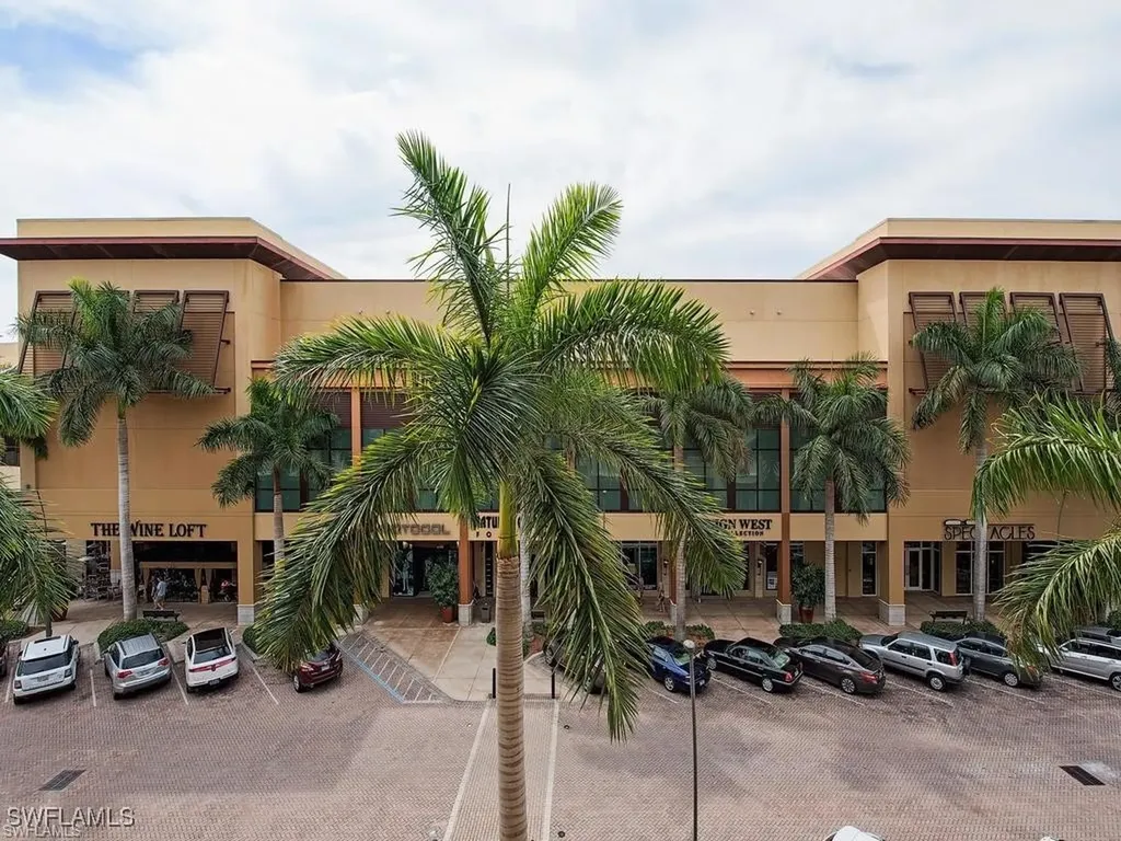 9123 Strada Place Naples FL 34108