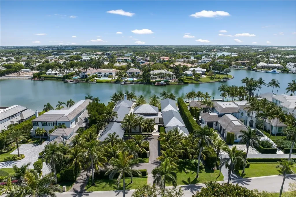 3655 Fort Charles Drive Naples FL 34102