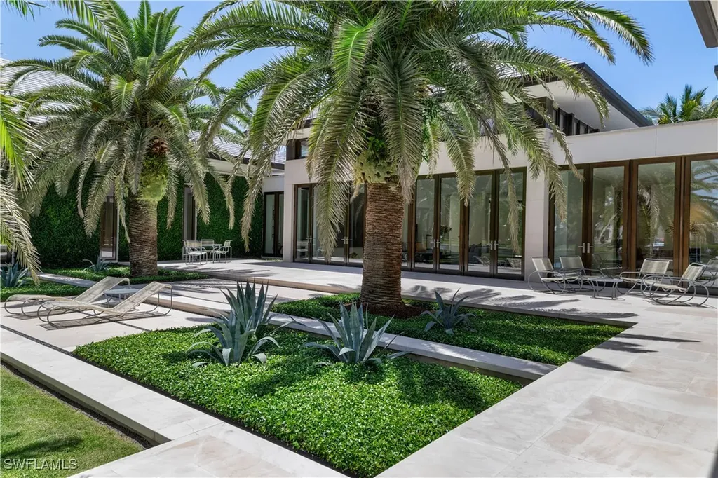 3655 Fort Charles Drive Naples FL 34102