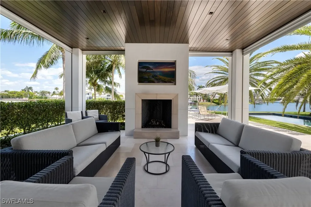 3655 Fort Charles Drive Naples FL 34102