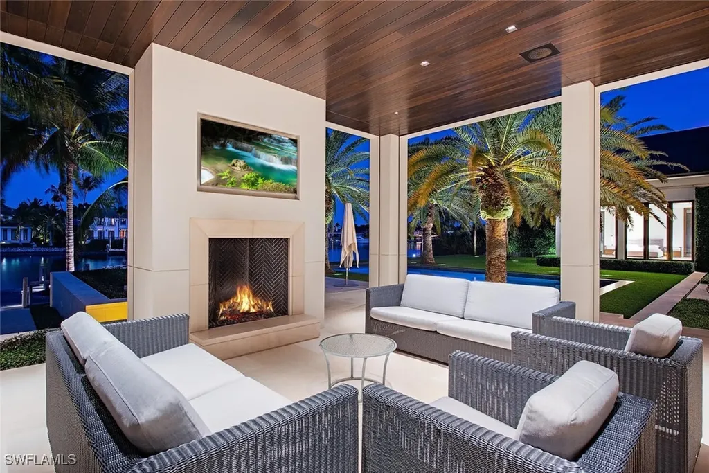 3655 Fort Charles Drive Naples FL 34102