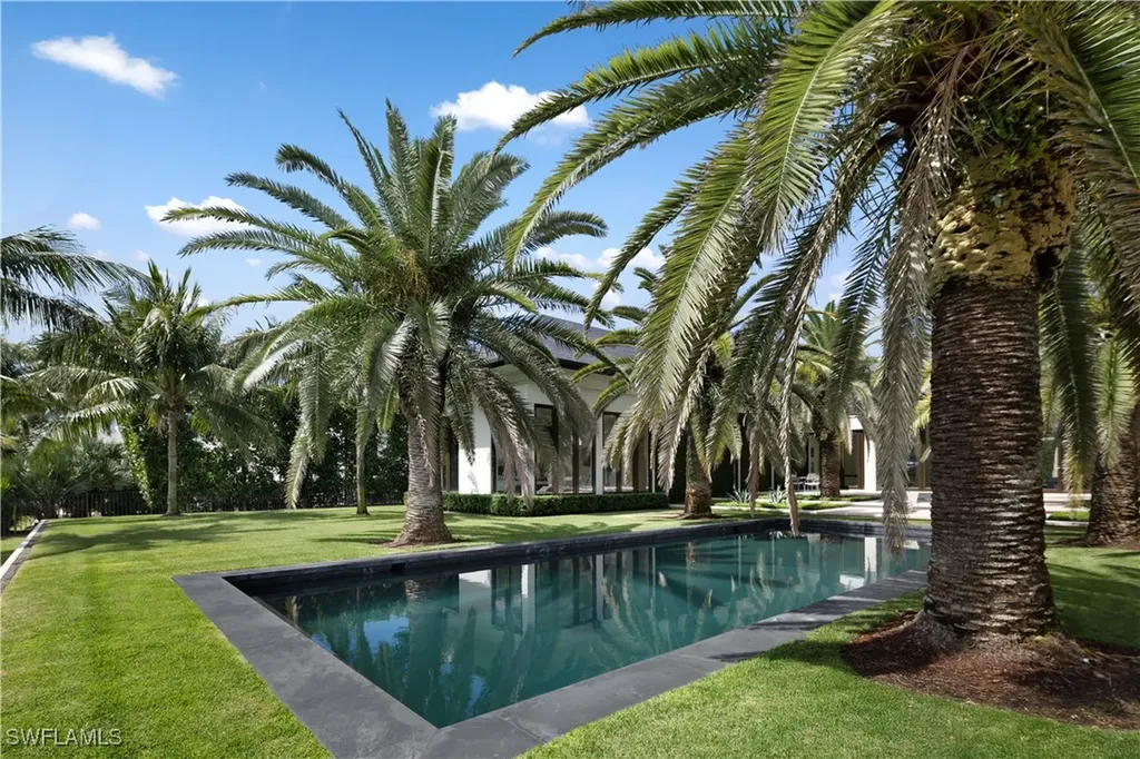 3655 Fort Charles Drive Naples FL 34102