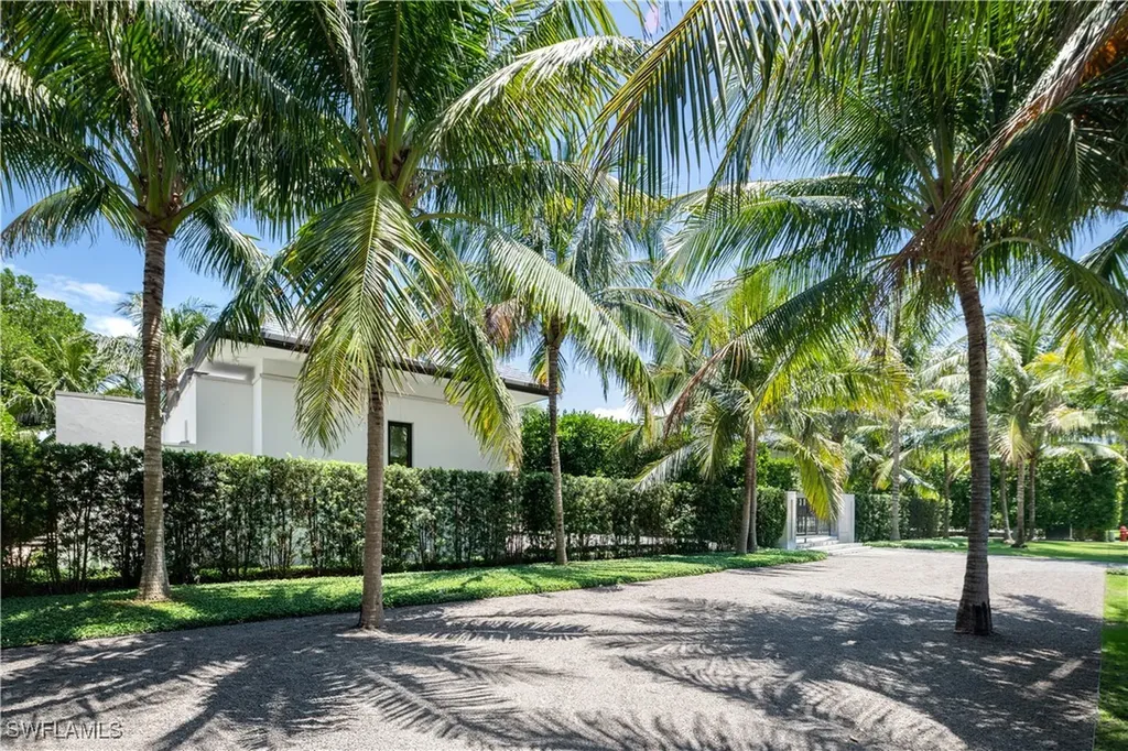 3655 Fort Charles Drive Naples FL 34102