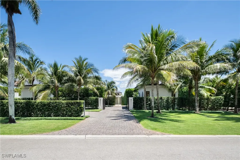 3655 Fort Charles Drive Naples FL 34102