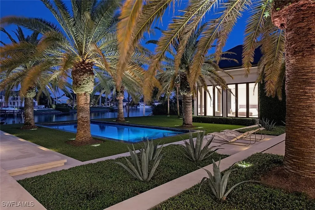 3655 Fort Charles Drive Naples FL 34102