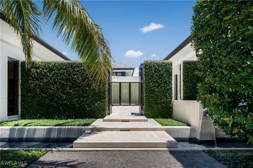 3655 Fort Charles Drive Naples FL 34102