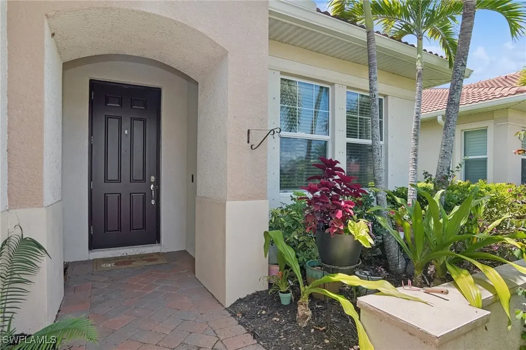 13484 Cambridge Lane Naples FL 34109