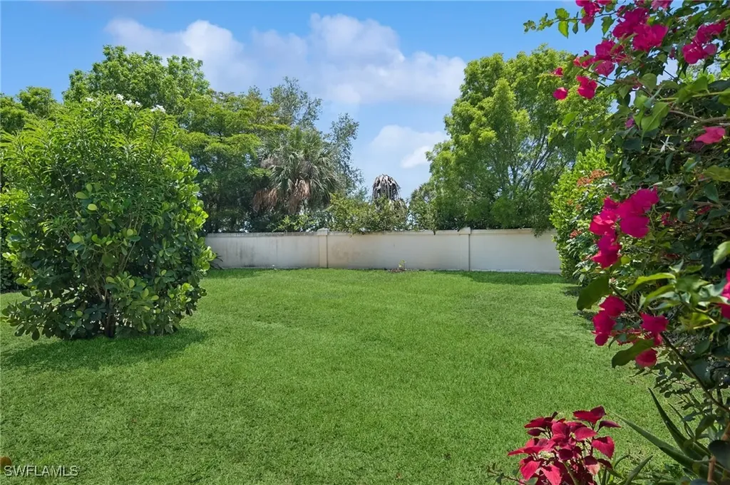13484 Cambridge Lane Naples FL 34109