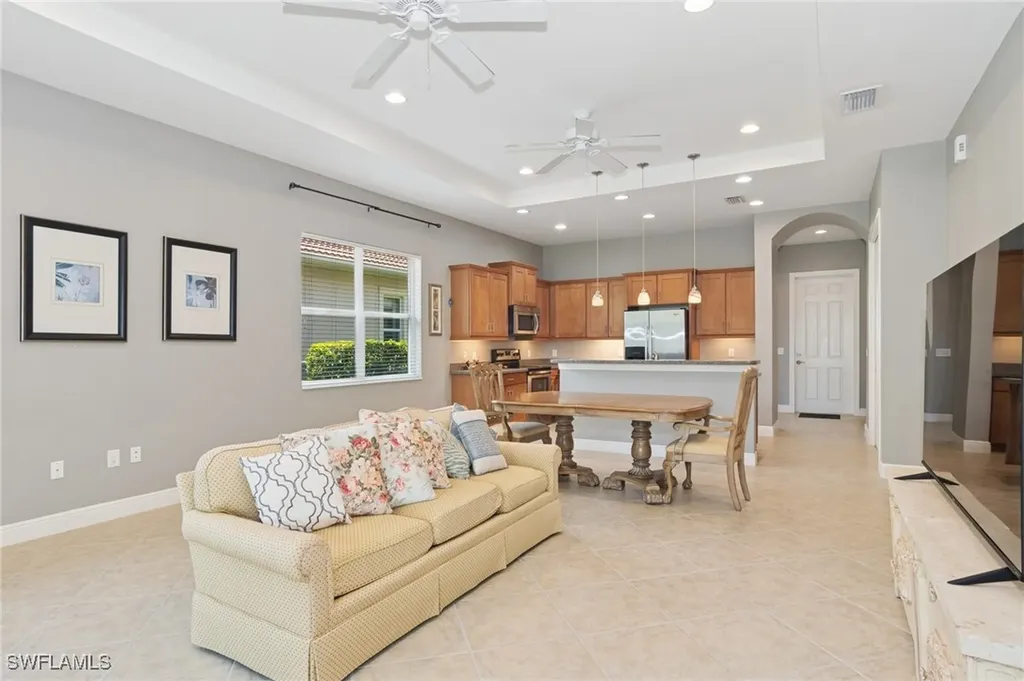 13484 Cambridge Lane Naples FL 34109