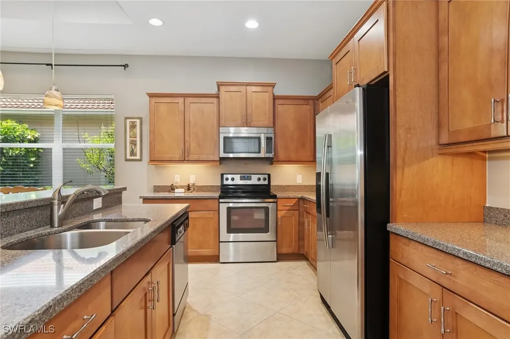 13484 Cambridge Lane Naples FL 34109