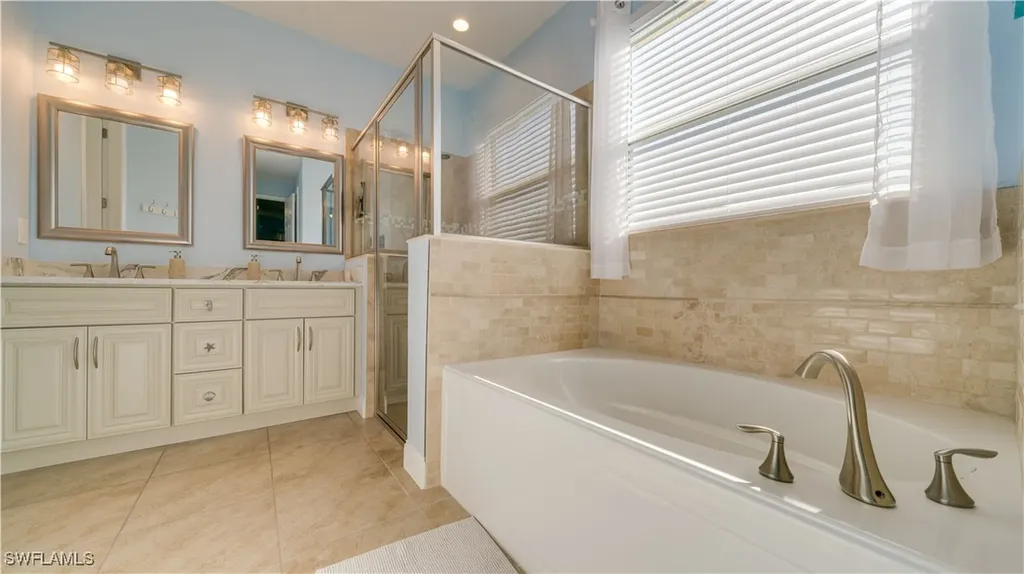 2541 SW 32nd Lane Cape Coral FL 33914