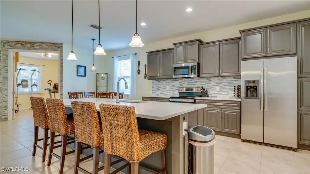 2541 SW 32nd Lane Cape Coral FL 33914