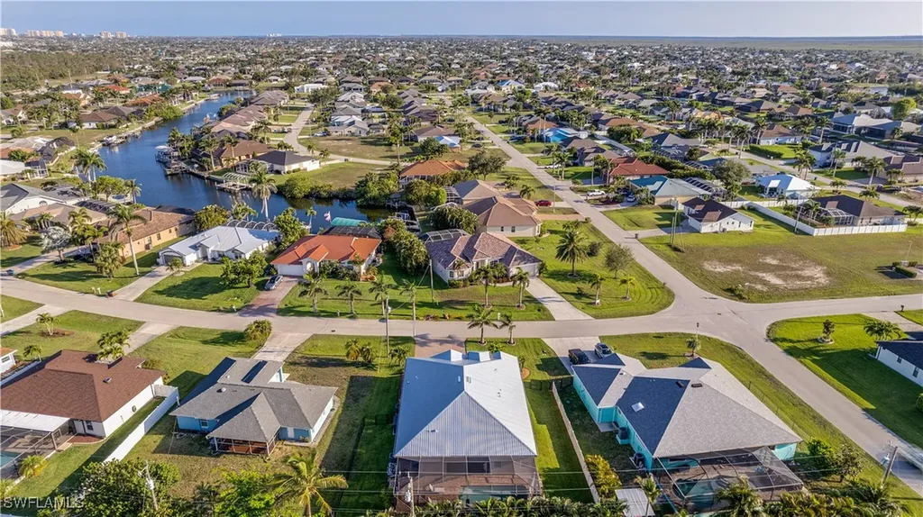 2541 SW 32nd Lane Cape Coral FL 33914