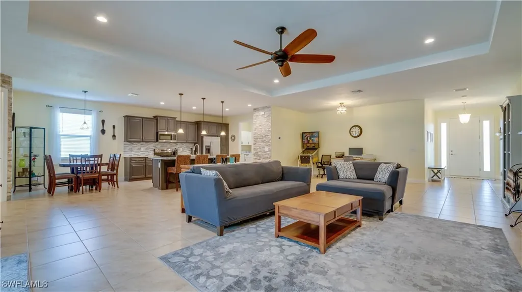 2541 SW 32nd Lane Cape Coral FL 33914