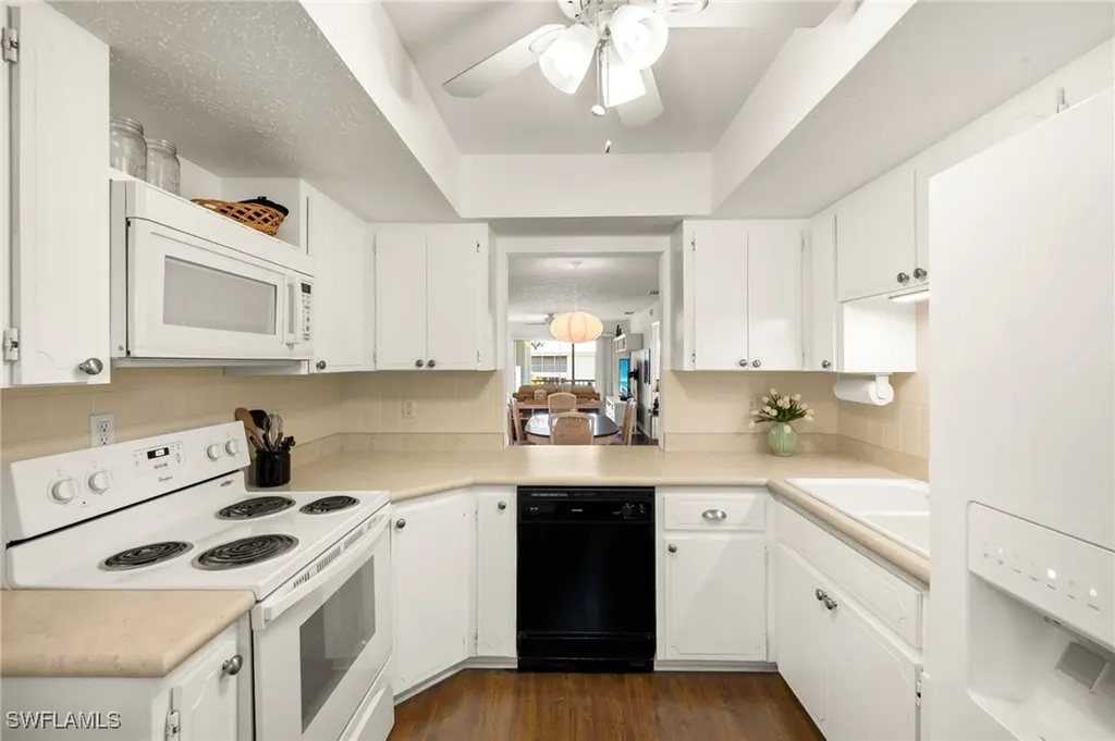 1345 SE 40th Terrace Cape Coral FL 33904