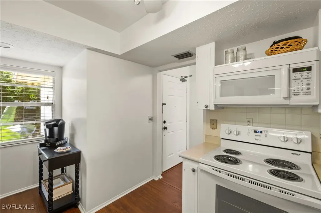 1345 SE 40th Terrace Cape Coral FL 33904