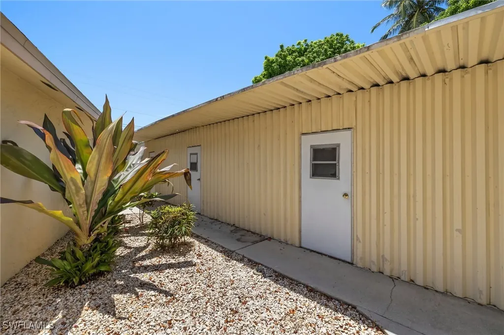 1345 SE 40th Terrace Cape Coral FL 33904