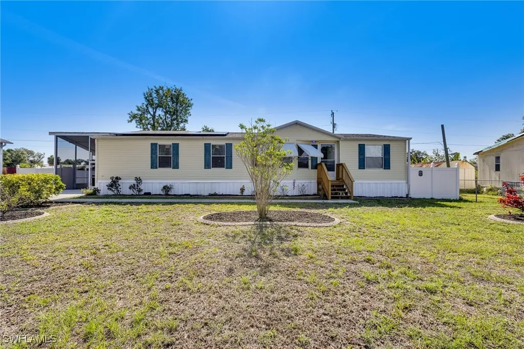 8269 Penny Drive North Fort Myers FL 33917