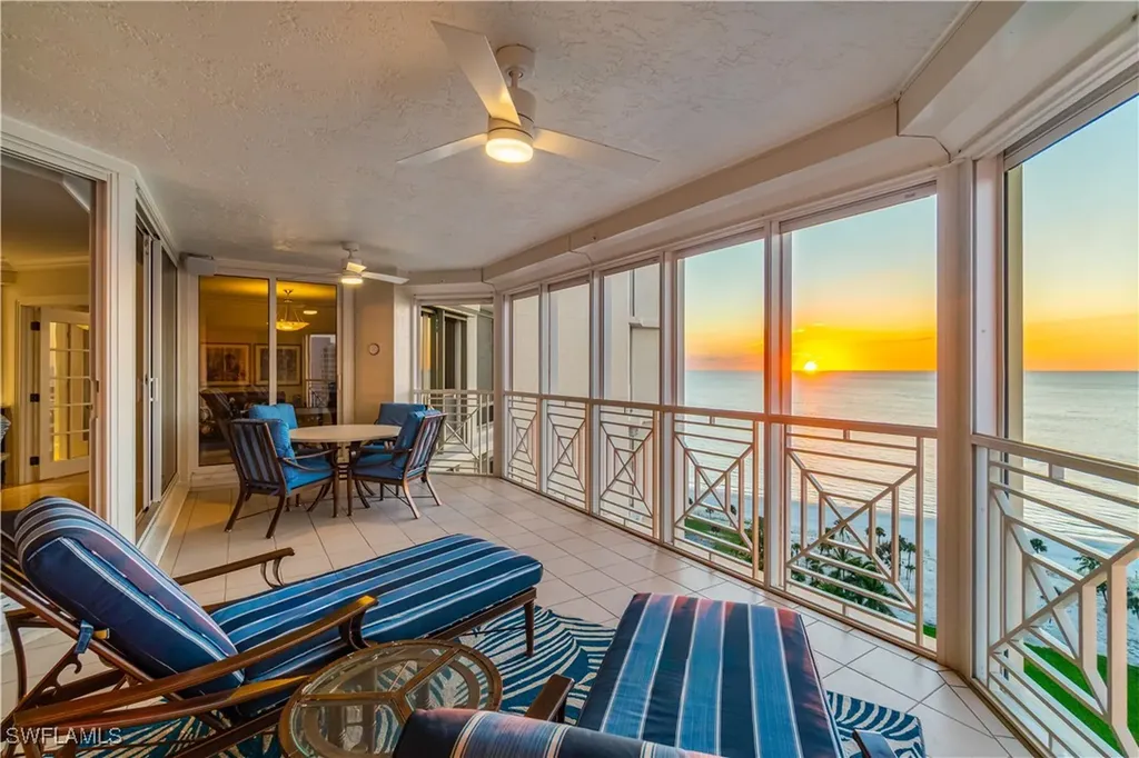 Naples FL, 4021 Gulf Shore Boulevard N, Unit 1704