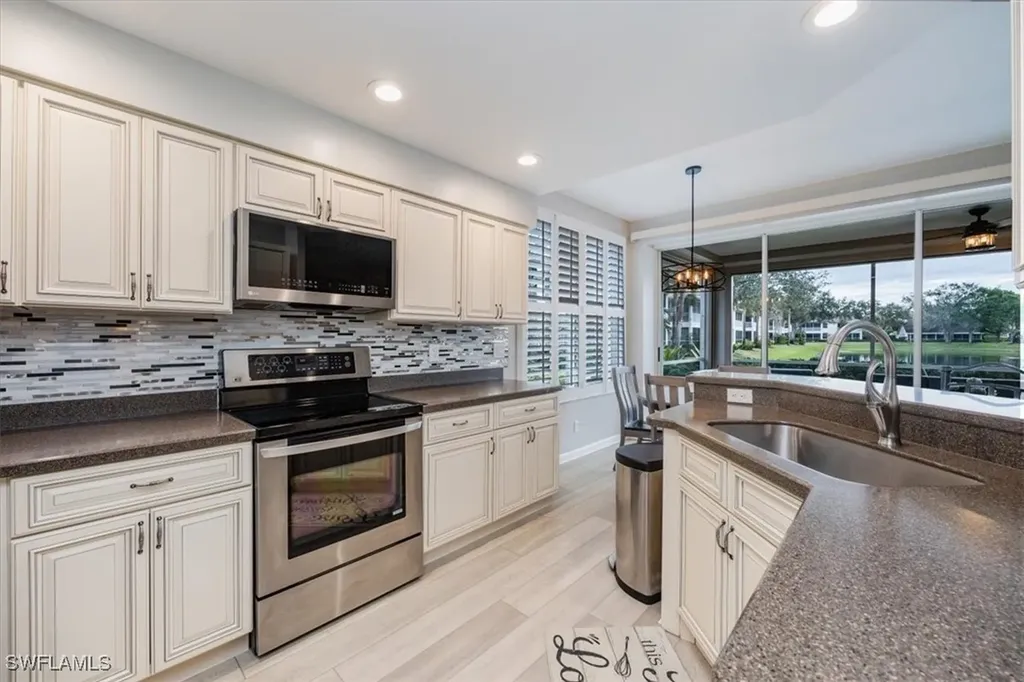 7701 Gardner Drive Naples FL 34109