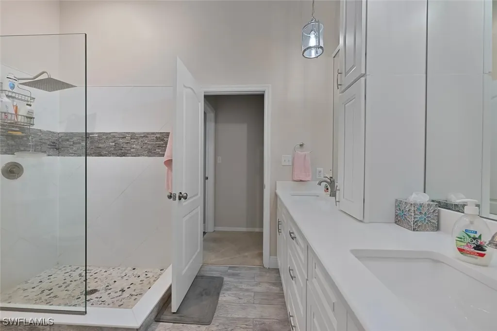 607 92nd Avenue N Naples FL 34108