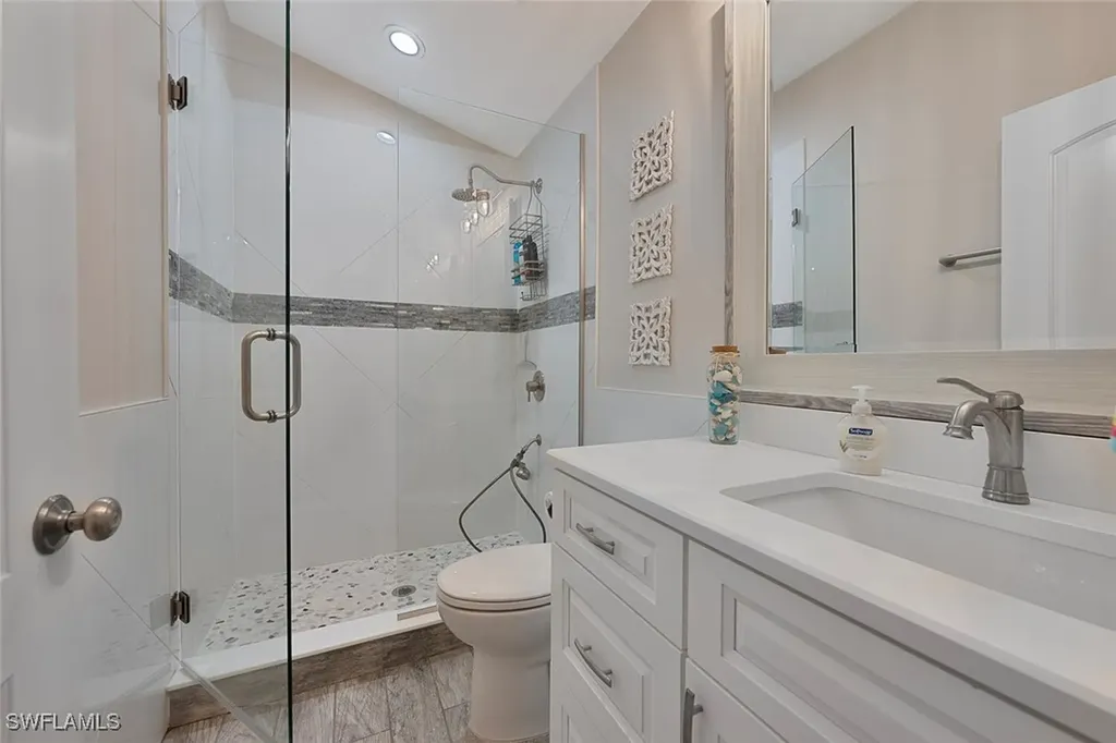 607 92nd Avenue N Naples FL 34108