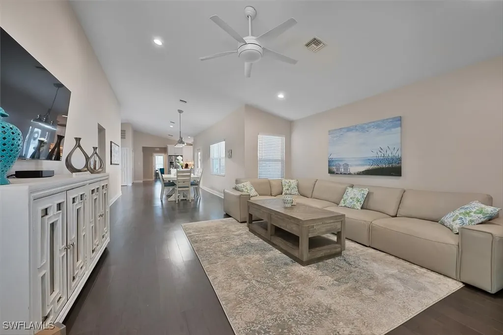 607 92nd Avenue N Naples FL 34108