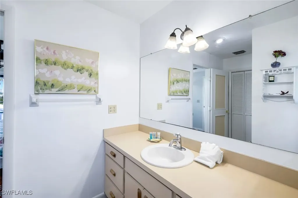 647 Rabbit Road Sanibel FL 33957