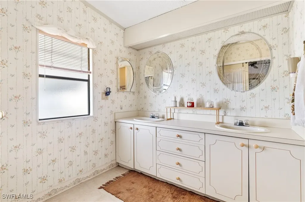 9245 Caloosa Drive North Fort Myers FL 33903