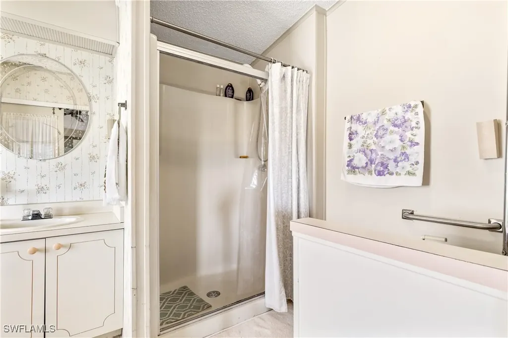 9245 Caloosa Drive North Fort Myers FL 33903