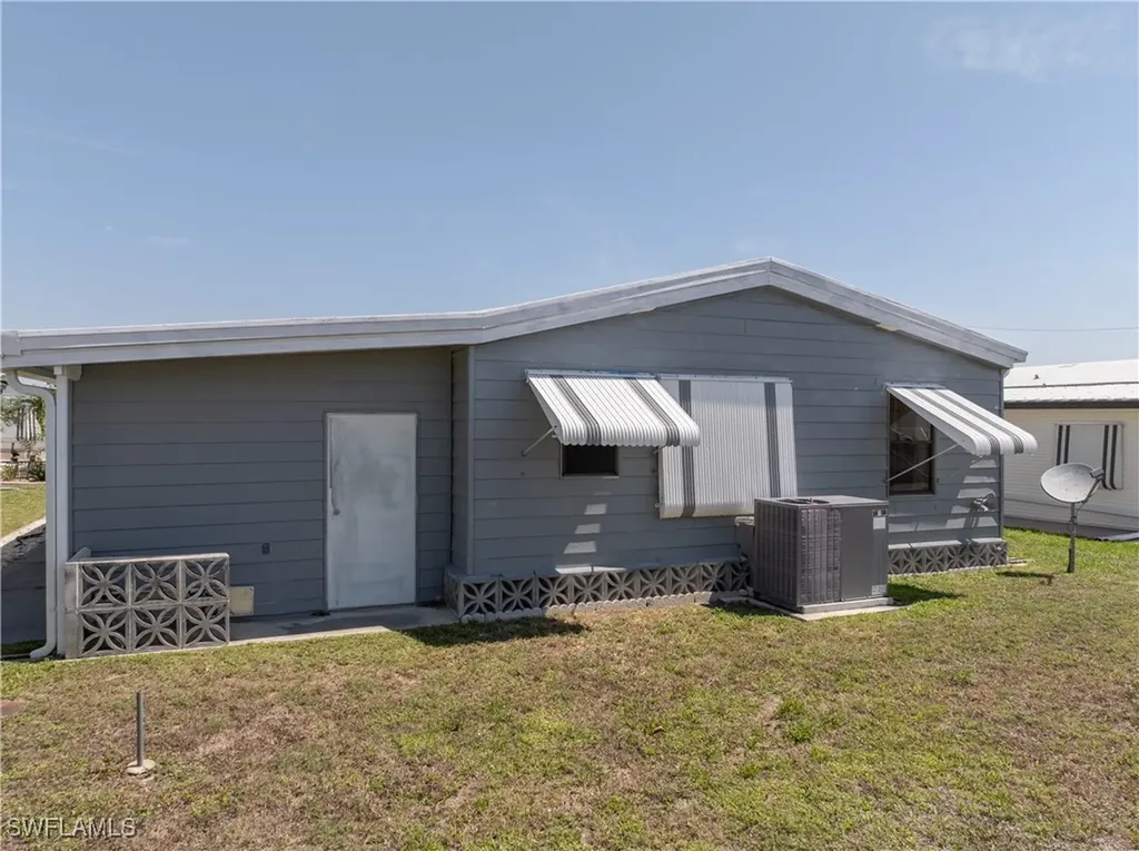 9245 Caloosa Drive North Fort Myers FL 33903