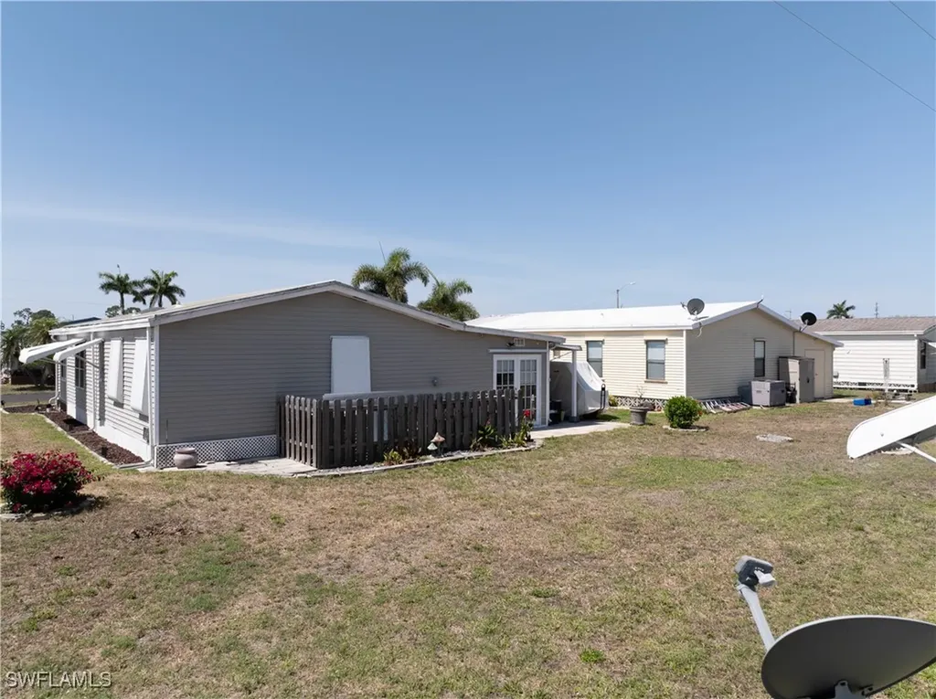 9245 Caloosa Drive North Fort Myers FL 33903