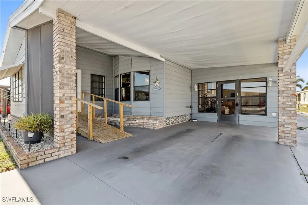 9245 Caloosa Drive North Fort Myers FL 33903