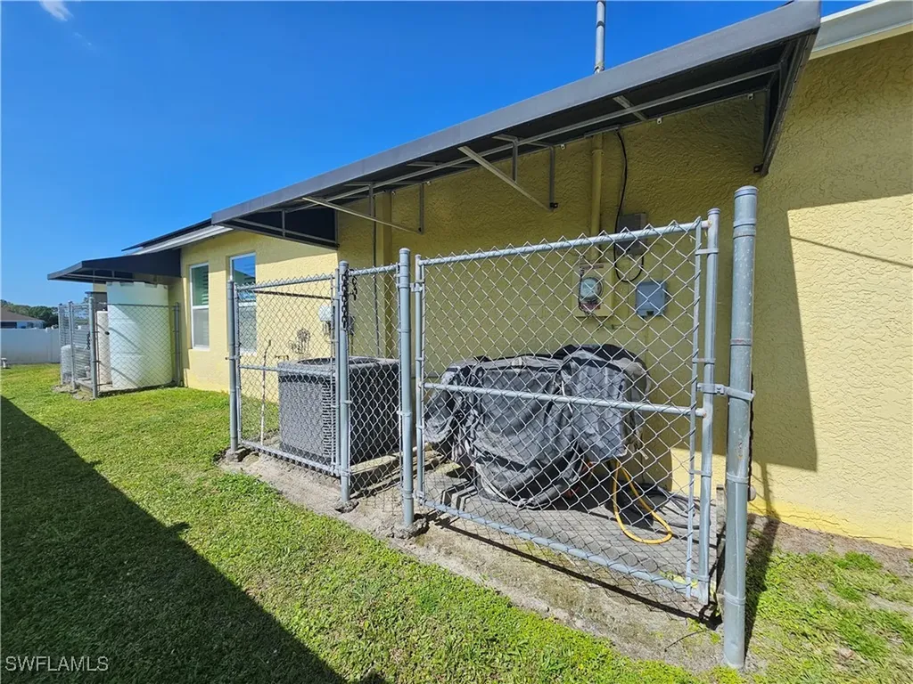 3903 1st Street SW Lehigh Acres FL 33976