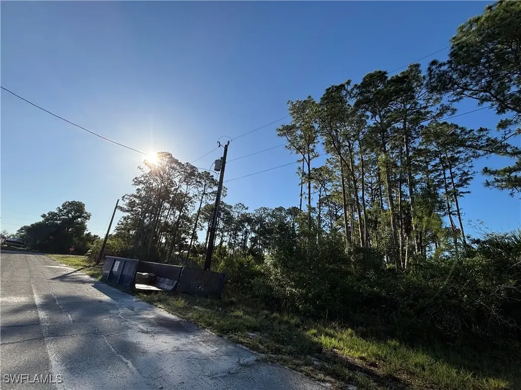 411 Thames Avenue Labelle FL 33935