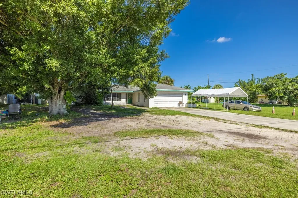 6785 Yarberry Lane Naples FL 34109